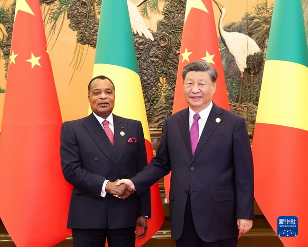 习近平会见刚果(布)总统萨苏1_缩小大小.jpg