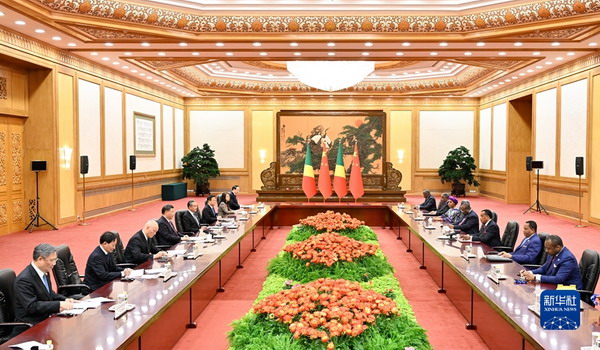 习近平会见刚果(布)总统萨苏2_缩小大小.jpg